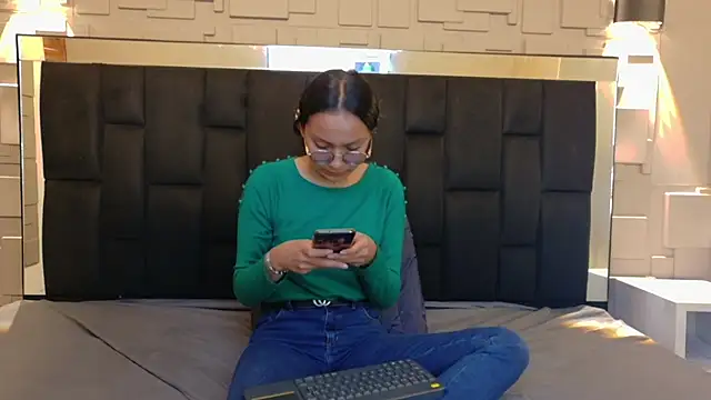 katalina07 1 online show from November 7, 2025, 3:01 pm