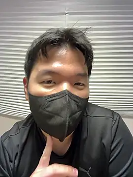 Snapshot of wolfdogwip chatting on October 24, 2025, 12:12 pm wolfdogwip online show from October 24, 2025, 12:12 pm