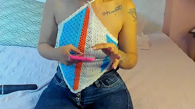 Snapshot of Emilly_Beaumont chatting on September 18, 2025, 1:24 pm Emilly Beaumont online show from September 18, 2025, 1:24 pm