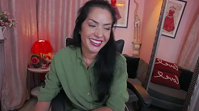 Snapshot of MyLovOne chatting on October 1, 2025, 10:21 am MyLovOne online show from October 1, 2025, 10:21 am