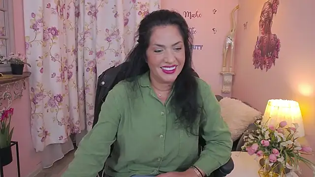 Snapshot of MyLovOne chatting on October 27, 2025, 11:58 am MyLovOne online show from October 27, 2025, 11:58 am