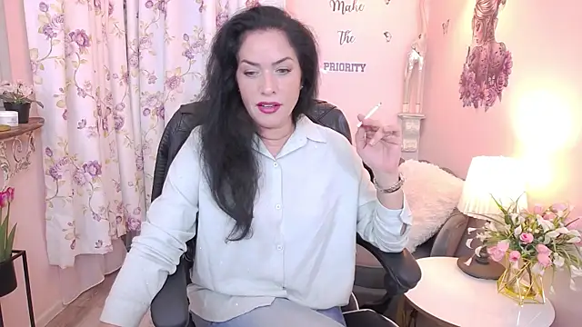 Snapshot of MyLovOne chatting on November 8, 2025, 10:48 am MyLovOne online show from November 8, 2025, 10:48 am