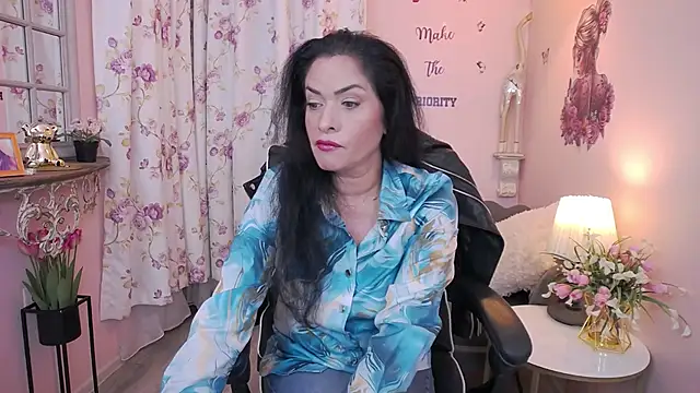 Snapshot of MyLovOne chatting on November 16, 2025, 11:16 am MyLovOne online show from November 16, 2025, 11:16 am