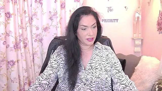 Snapshot of MyLovOne chatting on January 13, 2026, 12:21 pm MyLovOne online show from January 13, 2026, 12:21 pm