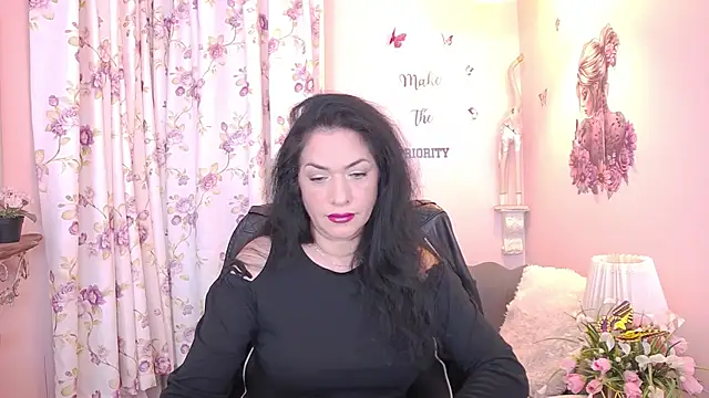 Snapshot of MyLovOne chatting on January 16, 2026, 11:03 am MyLovOne online show from January 16, 2026, 11:03 am