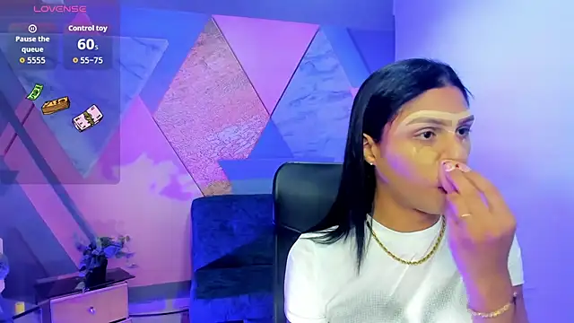 keytinthomson  online show from September 15, 2025, 7:47 pm