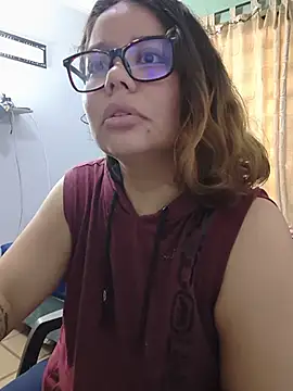 Snapshot of saenz_eymi chatting on June 29, 2026, 3:45 pm saenz eymi online show from June 29, 2026, 3:45 pm