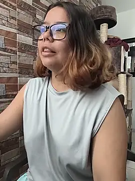 Snapshot of saenz_eymi chatting on July 22, 2026, 4:32 pm saenz eymi online show from July 22, 2026, 4:32 pm