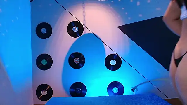 Lilith and Khloe online show from February 15, 2026, 11:41 am