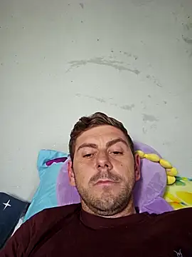 Snapshot of Alex-andru88 chatting on October 5, 2025, 1:53 pm Alex-andru88 online show from October 5, 2025, 1:53 pm