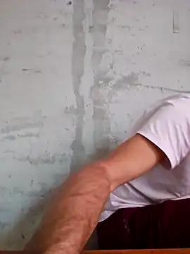 Snapshot of Alex-andru88 chatting on October 9, 2025, 10:35 am Alex-andru88 online show from October 9, 2025, 10:35 am