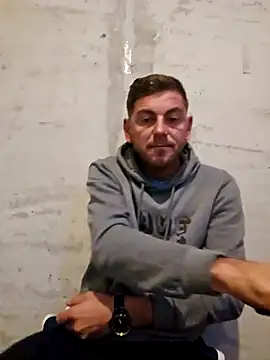 Snapshot of Alex-andru88 chatting on October 12, 2025, 2:27 pm Alex-andru88 online show from October 12, 2025, 2:27 pm