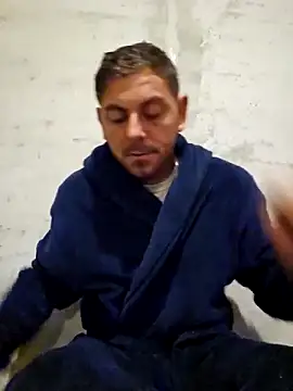 Snapshot of Alex-andru88 chatting on October 24, 2025, 3:47 am Alex-andru88 online show from October 24, 2025, 3:47 am