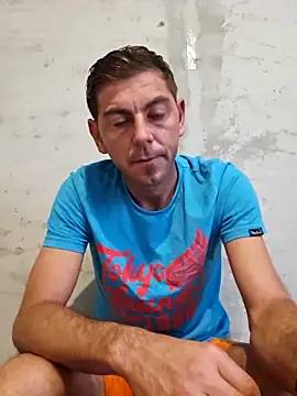 Snapshot of Alex-andru88 chatting on November 2, 2025, 7:33 am Alex-andru88 online show from November 2, 2025, 7:33 am