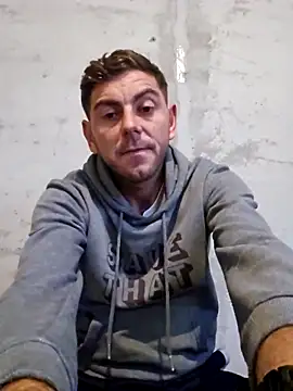 Alex-andru88 online show from November 11, 2025, 11:32 am