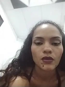 Karen Ariass online show from June 7, 2026, 2:37 am