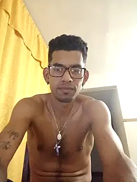 Negritohot2828 online show from April 16, 2026, 4:13 am
