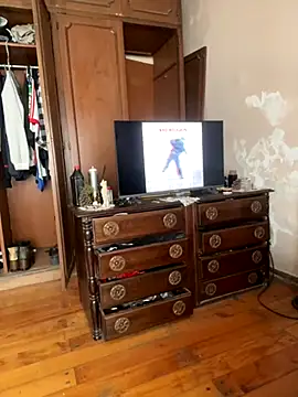 Snapshot of tbp96 chatting on September 11, 2025, 5:35 pm tbp96 online show from September 11, 2025, 5:35 pm