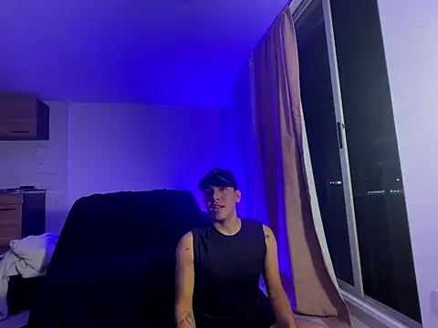 Axel Hunter online show from October 8, 2025, 4:43 am