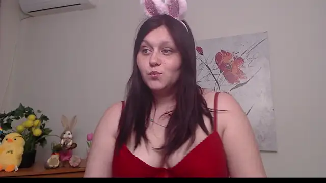 Alisawoods  online show from April 5, 2026, 12:46 pm
