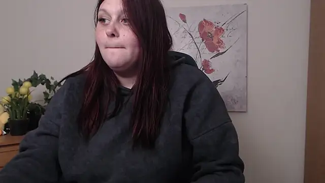 Alisawoods  online show from April 26, 2026, 10:24 am