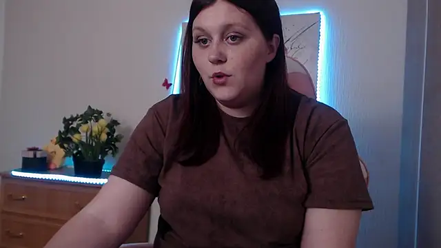 Alisawoods  online show from May 6, 2026, 1:16 pm
