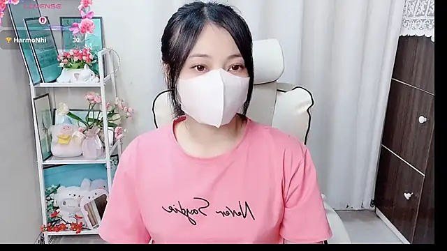 phuongnhi  online show from June 14, 2026, 11:45 am