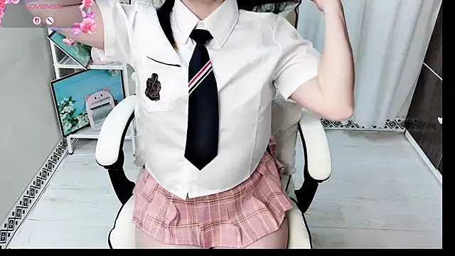 phuongnhi  online show from July 20, 2026, 12:29 pm