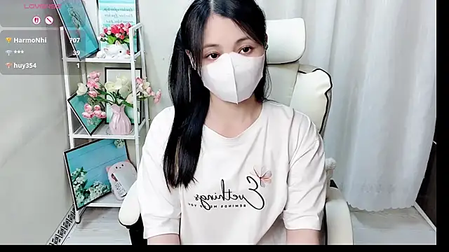phuongnhi  online show from July 25, 2026, 3:09 pm