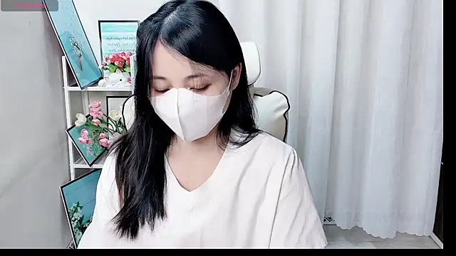 phuongnhi  online show from July 28, 2026, 11:39 am