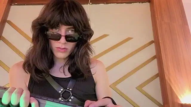 Snapshot of devils_cry chatting on September 18, 2025, 3:41 am devils cry online show from September 18, 2025, 3:41 am