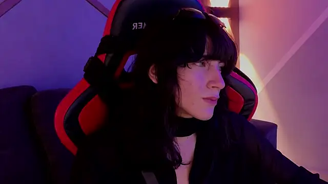 Snapshot of devils_cry chatting on October 8, 2025, 3:48 am devils cry online show from October 8, 2025, 3:48 am