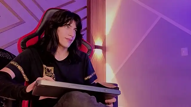 Snapshot of devils_cry chatting on October 11, 2025, 3:39 am devils cry online show from October 11, 2025, 3:39 am