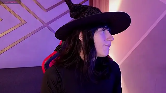 Snapshot of devils_cry chatting on October 22, 2025, 3:51 am devils cry online show from October 22, 2025, 3:51 am