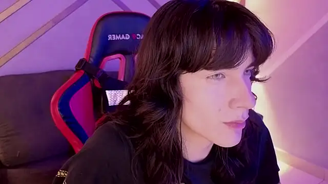 Snapshot of devils_cry chatting on October 25, 2025, 3:58 am devils cry online show from October 25, 2025, 3:58 am