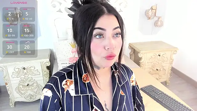 MeganStar   online show from November 5, 2025, 12:38 pm