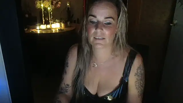 Snapshot of Mrs-Aurora chatting on May 20, 2026, 10:16 pm Mrs-Aurora online show from May 20, 2026, 10:16 pm