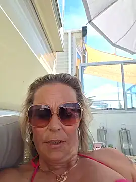 Snapshot of Mrs-Aurora chatting on May 24, 2026, 12:54 pm Mrs-Aurora online show from May 24, 2026, 12:54 pm