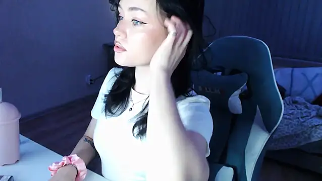 Snapshot of cutefrendlyuser chatting on April 13, 2026, 6:46 pm cutefrendlyuser online show from April 13, 2026, 6:46 pm