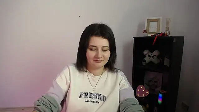 Katrin kiss  online show from November 21, 2025, 1:54 pm