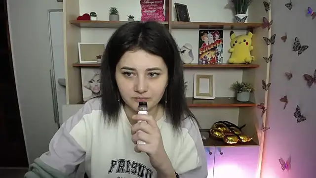 Katrin kiss  online show from May 18, 2026, 12:22 pm