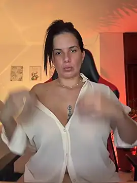 carol cruz133 online show from May 27, 2026, 11:35 pm