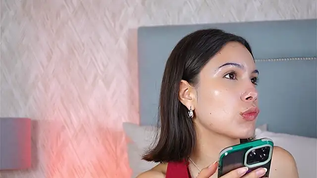 Sofy Bradd online show from September 18, 2025, 10:06 am