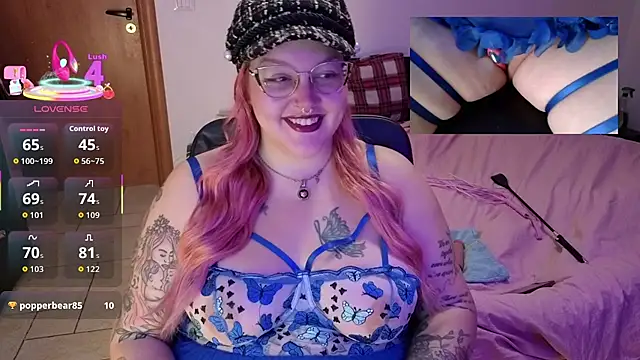 Snapshot of AlyssaWonderland chatting on December 15, 2025, 9:57 am AlyssaWonderland online show from December 15, 2025, 9:57 am