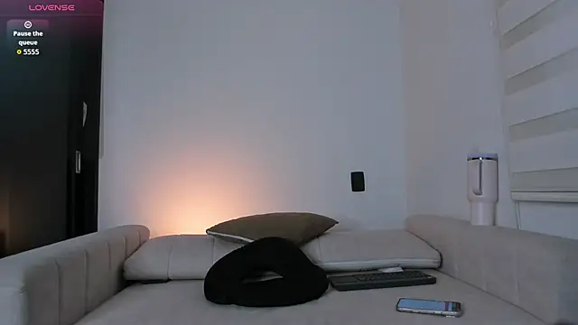 arianna 000 online show from June 16, 2026, 1:14 pm