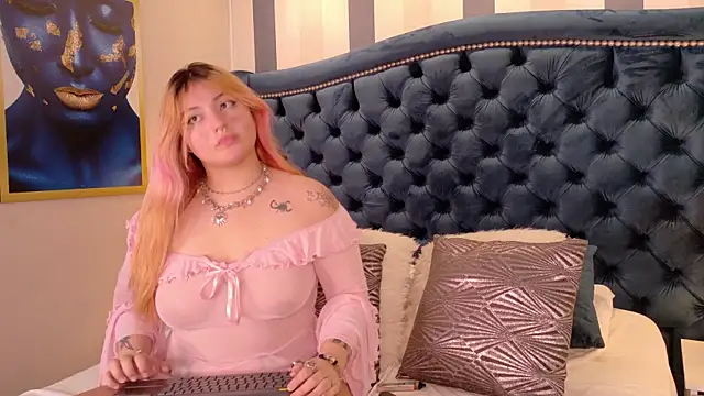 SukiandNaomi online show from September 23, 2025, 4:15 am