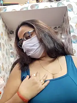 nisha 1110 online show from November 3, 2025, 1:23 pm