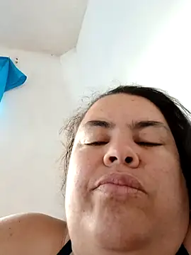 Snapshot of yaneth_ chatting on September 26, 2025, 3:27 pm yaneth  online show from September 26, 2025, 3:27 pm