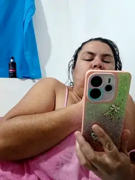 Snapshot of yaneth_ chatting on October 18, 2025, 10:27 am yaneth  online show from October 18, 2025, 10:27 am