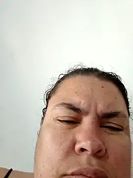 Snapshot of yaneth_ chatting on October 25, 2025, 12:34 pm yaneth  online show from October 25, 2025, 12:34 pm